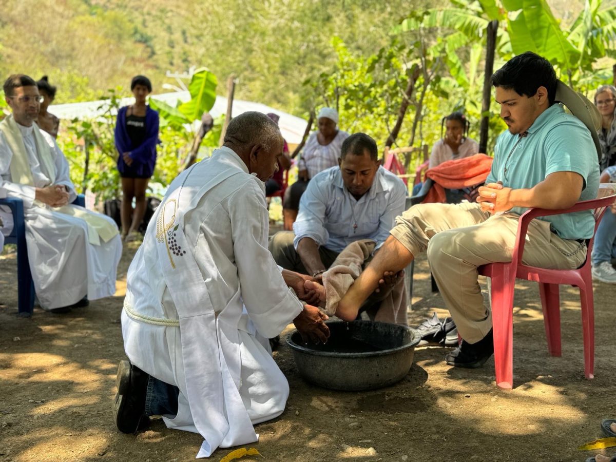 FIT students visit Sister Diocese in the DR